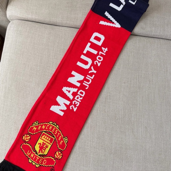 Official Licensed 2014 Manchester United F.C. and LA Galaxy Football Scarf - Picture 2 of 4